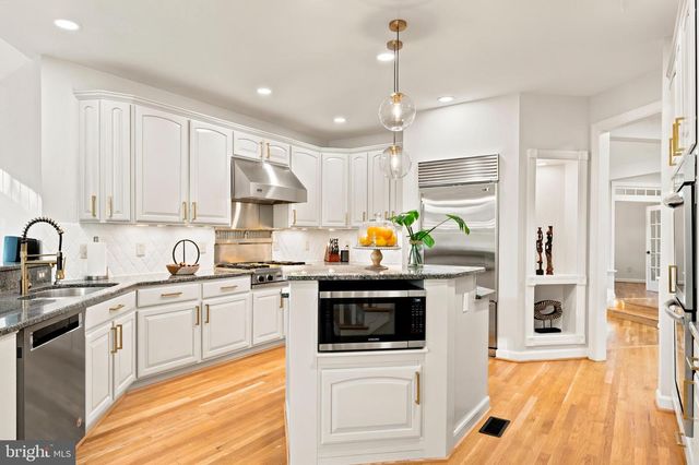 9313 HARRISONS FARM WAY, Laytonsville, MD 20882