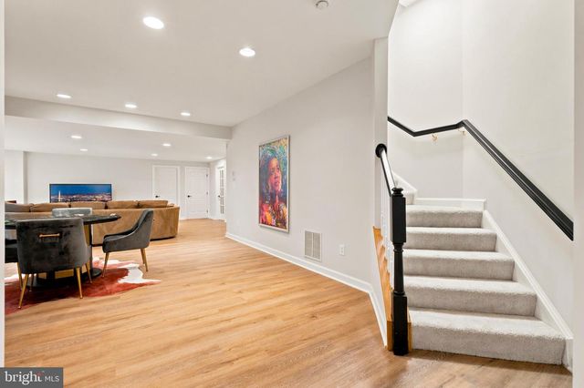 9313 HARRISONS FARM WAY, Laytonsville, MD 20882