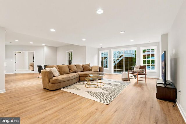 9313 HARRISONS FARM WAY, Laytonsville, MD 20882