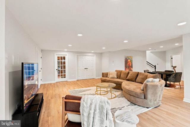9313 HARRISONS FARM WAY, Laytonsville, MD 20882