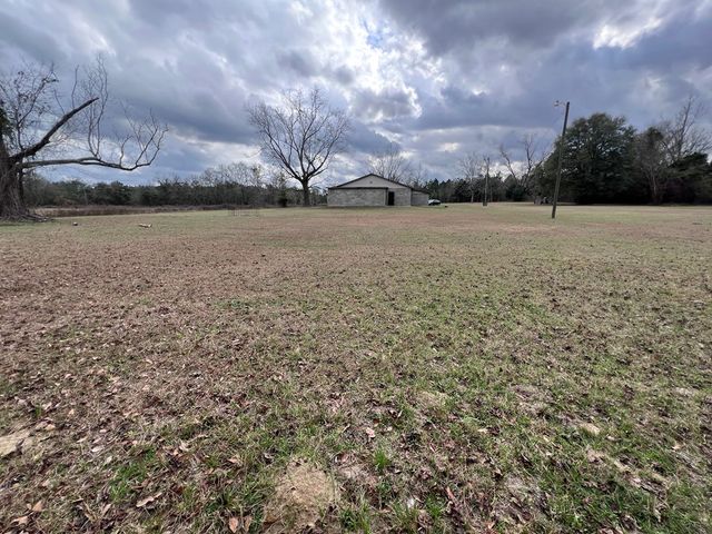 1225 State Line Rd., Cottonwood, AL 36320