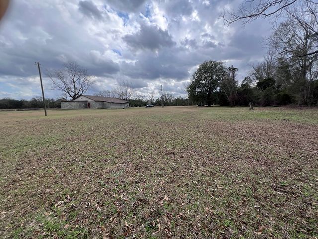 1225 State Line Rd., Cottonwood, AL 36320