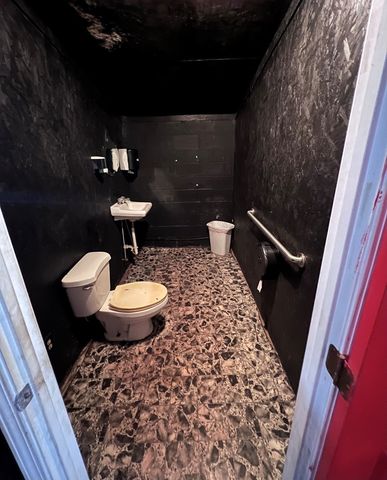 1225 State Line Rd., Cottonwood, AL 36320