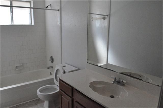 2119 Fountain Drive, Sugar Land, TX 77478
