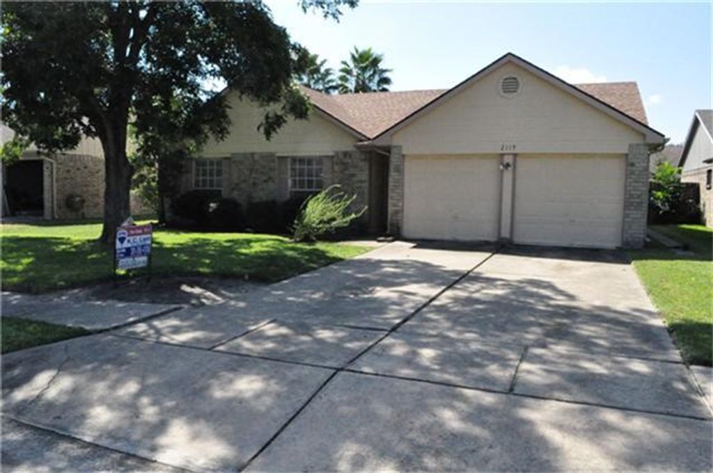 2119 Fountain Drive, Sugar Land, TX 77478