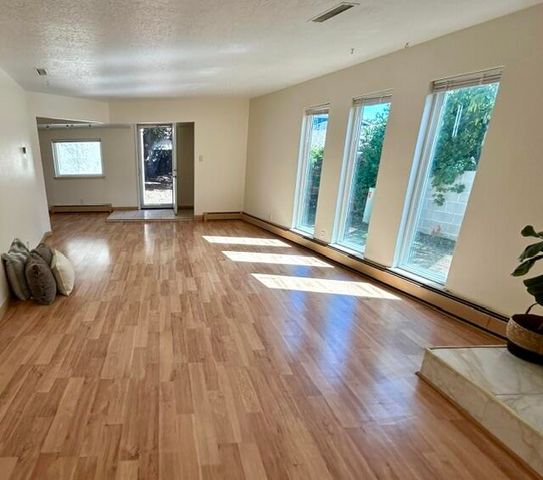 3800 Denise Court NE, Albuquerque, NM 87111