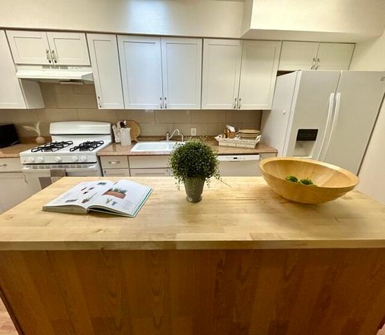 3800 Denise Court NE, Albuquerque, NM 87111