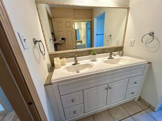 3800 Denise Court NE, Albuquerque, NM 87111