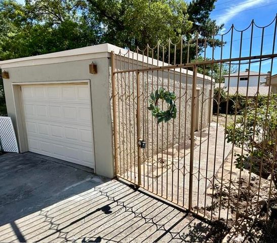 3800 Denise Court NE, Albuquerque, NM 87111