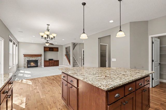 3476 Sawgrass Trail W, Eagan, MN 55123