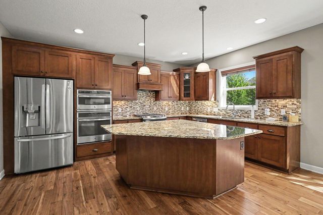 3476 Sawgrass Trail W, Eagan, MN 55123
