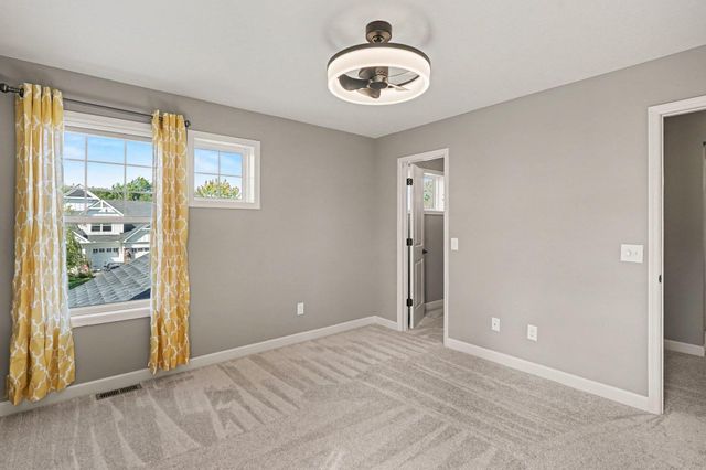 3476 Sawgrass Trail W, Eagan, MN 55123