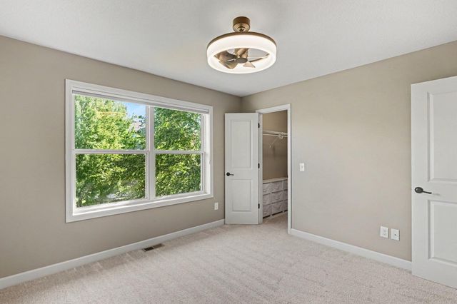 3476 Sawgrass Trail W, Eagan, MN 55123