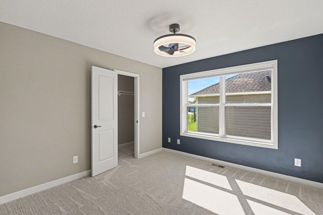 3476 Sawgrass Trail W, Eagan, MN 55123