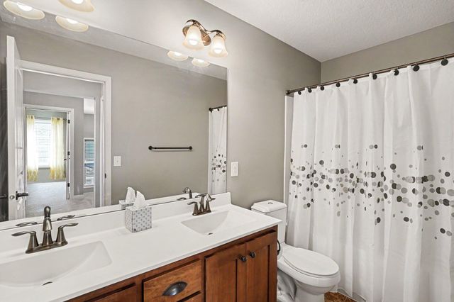 3476 Sawgrass Trail W, Eagan, MN 55123