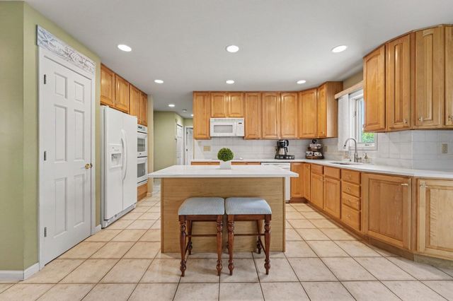 2226 Cowan Court, Schererville, IN 46375
