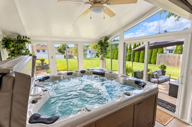 2226 Cowan Court, Schererville, IN 46375
