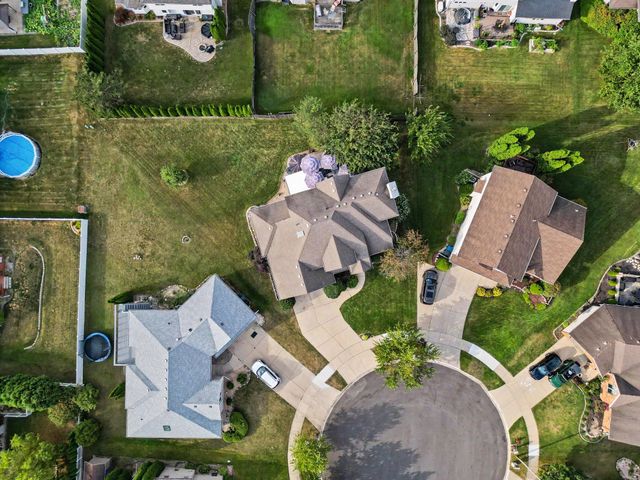 2226 Cowan Court, Schererville, IN 46375