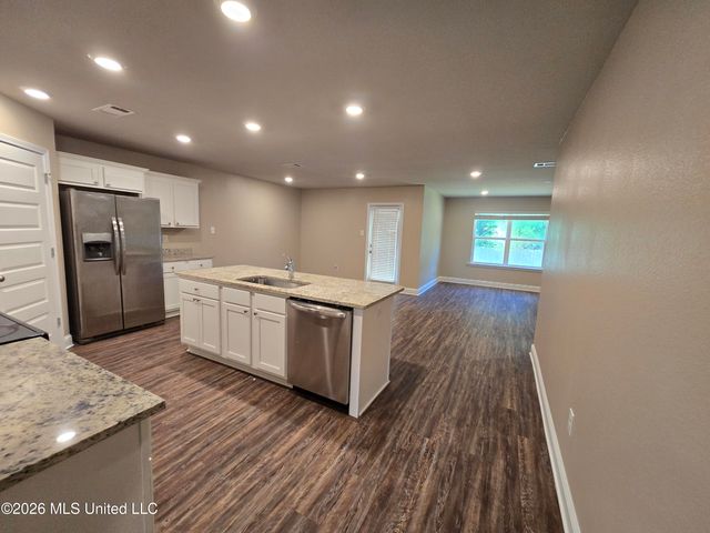 6451 Eastland Circle, Biloxi, MS 39532