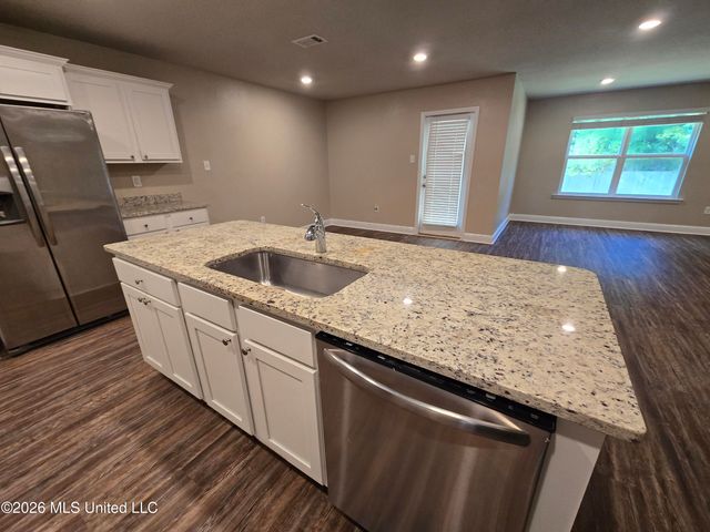 6451 Eastland Circle, Biloxi, MS 39532