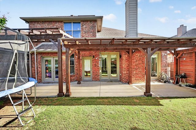 8136 Black Ash Drive, Fort Worth, TX 76131