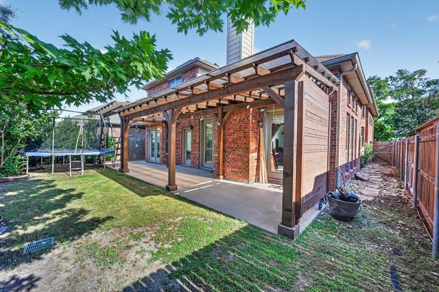 8136 Black Ash Drive, Fort Worth, TX 76131