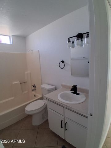 13221 N 21st Place 4, Phoenix, AZ 85022