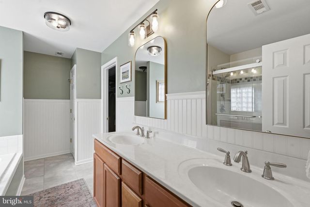 59 COUNTRY MANOR DR, Fredericksburg, VA 22406