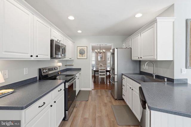 59 COUNTRY MANOR DR, Fredericksburg, VA 22406