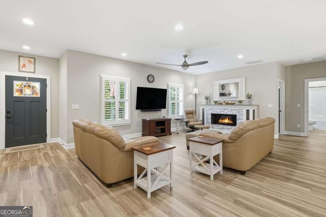 221 Windsor Way, Jasper, GA 30143