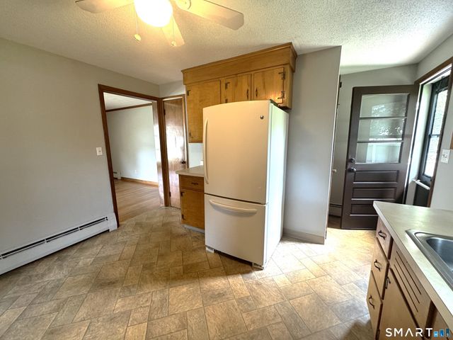6 Lydall Street, Manchester, CT 06042