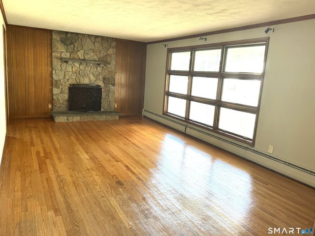 6 Lydall Street, Manchester, CT 06042