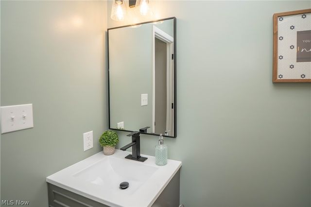 1108 Maple Street, Tallmadge, OH 44278