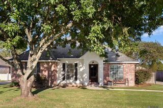 16080 Kirsten Dr, Prairieville, LA 70769