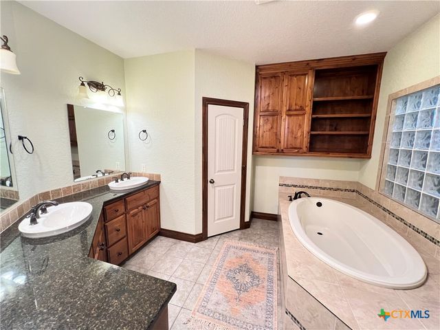 2264 Granada Hills, New Braunfels, TX 78132