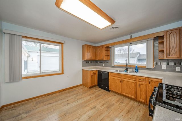 11114 N 300 E, Alexandria, IN 46001