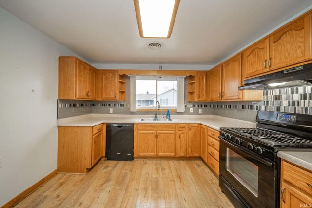 11114 N 300 E, Alexandria, IN 46001