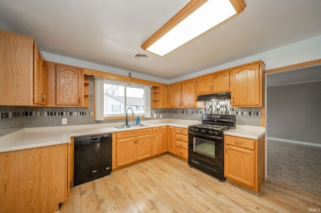 11114 N 300 E, Alexandria, IN 46001