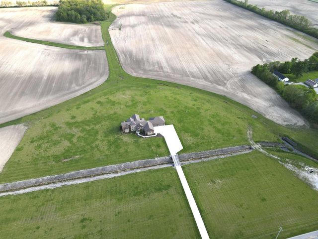 2313 E Royerton Road, Muncie, IN 47303