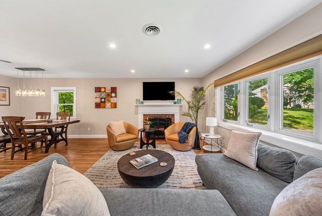89 Rolling Lane, Needham, MA 02492