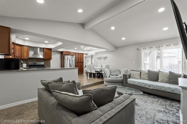 37010 Calka Drive, Sterling Heights, MI 48310