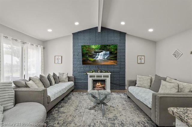 37010 Calka Drive, Sterling Heights, MI 48310