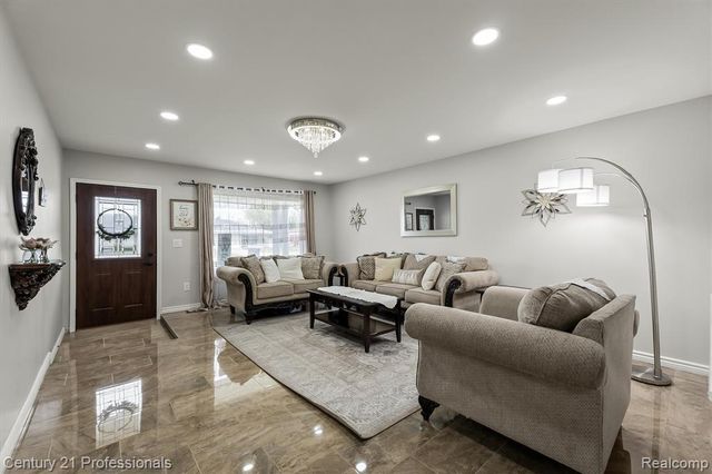 37010 Calka Drive, Sterling Heights, MI 48310