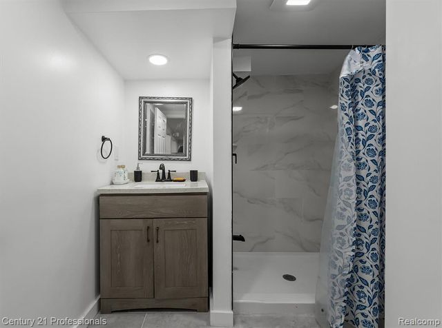 37010 Calka Drive, Sterling Heights, MI 48310