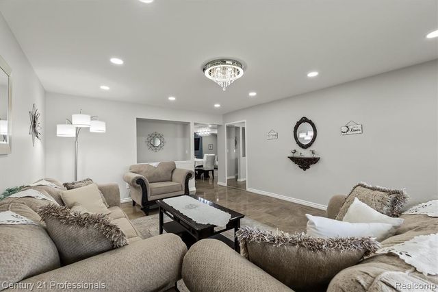 37010 Calka Drive, Sterling Heights, MI 48310