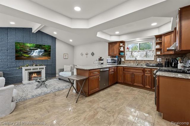37010 Calka Drive, Sterling Heights, MI 48310