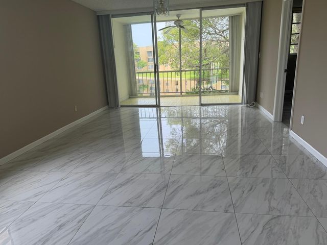 5750 NW 64th Avenue 201, Tamarac, FL 33319