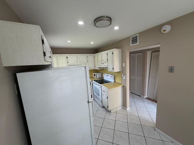 5750 NW 64th Avenue 201, Tamarac, FL 33319