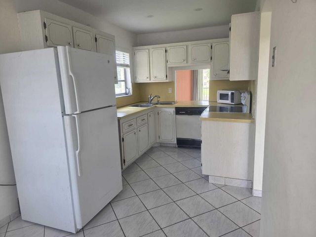 5750 NW 64th Avenue 201, Tamarac, FL 33319