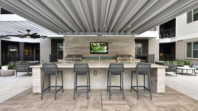 6400 Washington Avenue 603, Houston, TX 77007